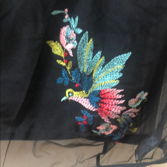 Primary mesh embroidery crop top - Picture 2 of 2